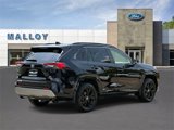 Used 2022 Toyota RAV4 SE image 2