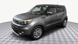 Used 2017 Kia Soul + image 4