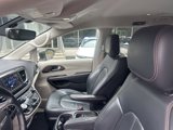 Used 2018 Chrysler Pacifica Touring-L image 4
