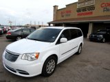 Used 2016 Chrysler Town & Country Touring image 2