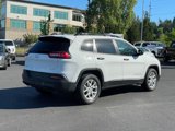 Used 2017 Jeep Cherokee Sport image 3