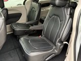 Certified 2024 Chrysler Pacifica Limited image 3