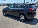 Used 2017 Jeep Cherokee Latitude image 2