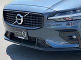 Certified 2022 Volvo S60 B5 Momentum w/ Premium Package image 4
