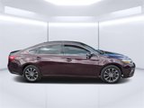 Used 2018 Toyota Avalon XLE Premium image 2