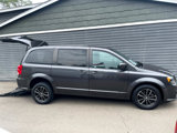 Used 2018 Dodge Grand Caravan SE image 3