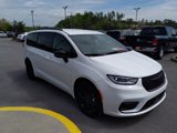 New 2024 Chrysler Pacifica Touring-L w/ S Appearance Package image 4