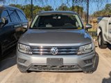 Used 2020 Volkswagen Tiguan SE w/ Panoramic Sunroof Package image 2