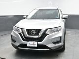 Used 2019 Nissan Rogue SV image 2