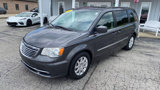 Used 2015 Chrysler Town & Country Touring image 3