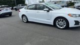 Used 2019 Ford Fusion SE image 2