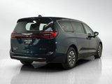 Used 2023 Chrysler Pacifica Touring-L image 5