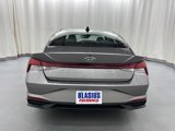 Used 2021 Hyundai Elantra SEL w/ Convenience Package image 5