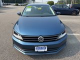 Used 2017 Volkswagen Jetta SE image 3