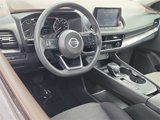 Used 2021 Nissan Rogue SV image 2