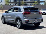 Used 2022 Kia Niro EX image 3