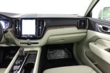 Used 2022 Volvo XC60 B5 Momentum image 5