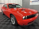 Used 2017 Dodge Challenger SXT image 2