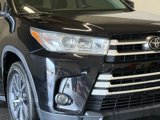 Used 2017 Toyota Highlander XLE image 2