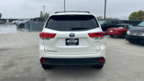 Used 2017 Toyota Highlander LE image 4
