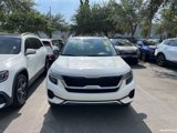 Certified 2022 Kia Seltos S image 2