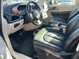Used 2019 Chrysler Pacifica Touring-L image 5