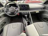 New 2025 Hyundai Elantra SE image 5