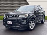 Used 2017 Ford Explorer XLT image 3
