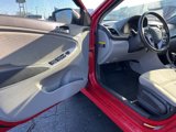 Used 2013 Hyundai Accent SE image 4