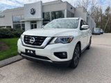 Used 2019 Nissan Pathfinder Platinum image 2