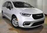 Used 2024 Chrysler Pacifica Touring-L image 3
