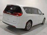 Used 2022 Chrysler Pacifica Touring-L image 6