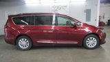 Used 2019 Chrysler Pacifica Touring-L image 6