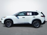 Used 2022 Nissan Rogue S image 2