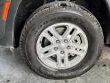 Used 2024 Jeep Grand Cherokee Laredo image 2