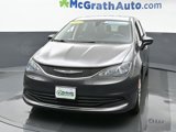 Used 2017 Chrysler Pacifica Touring image 4