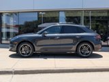 Certified 2021 Porsche Macan image 2