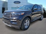 Certified 2022 Ford Explorer XLT w/ Equipment Group 202A image 3