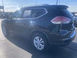 Used 2015 Nissan Rogue SV image 2