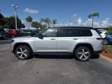 Used 2022 Jeep Grand Cherokee L Limited w/ Luxury Tech Group II image 2