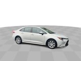 Used 2022 Toyota Corolla LE image 2