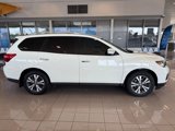 Used 2017 Nissan Pathfinder S image 2