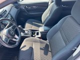 Used 2017 Nissan Rogue SV image 2