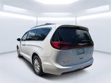 Used 2022 Chrysler Pacifica Touring-L image 5