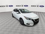 Used 2021 Nissan Versa SV image 3