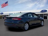 Used 2020 Ford Fusion SE image 3