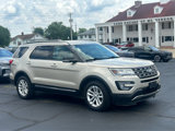 Used 2017 Ford Explorer XLT image 3