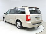 Used 2014 Chrysler Town & Country Touring image 5