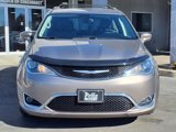 Used 2017 Chrysler Pacifica Touring-L image 2