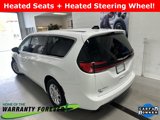 Used 2023 Chrysler Pacifica Touring-L image 6